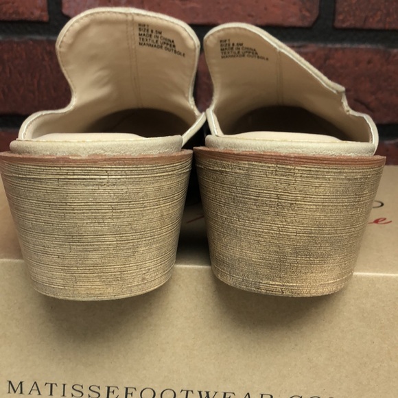 NEW IN BOX Coconuts tan stud mule - Picture 3 of 6